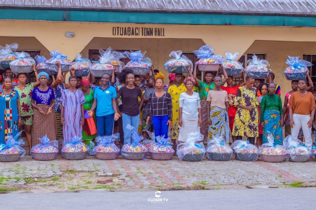 Christmas Care 2025 outreach in Otuabagi, photograph 4