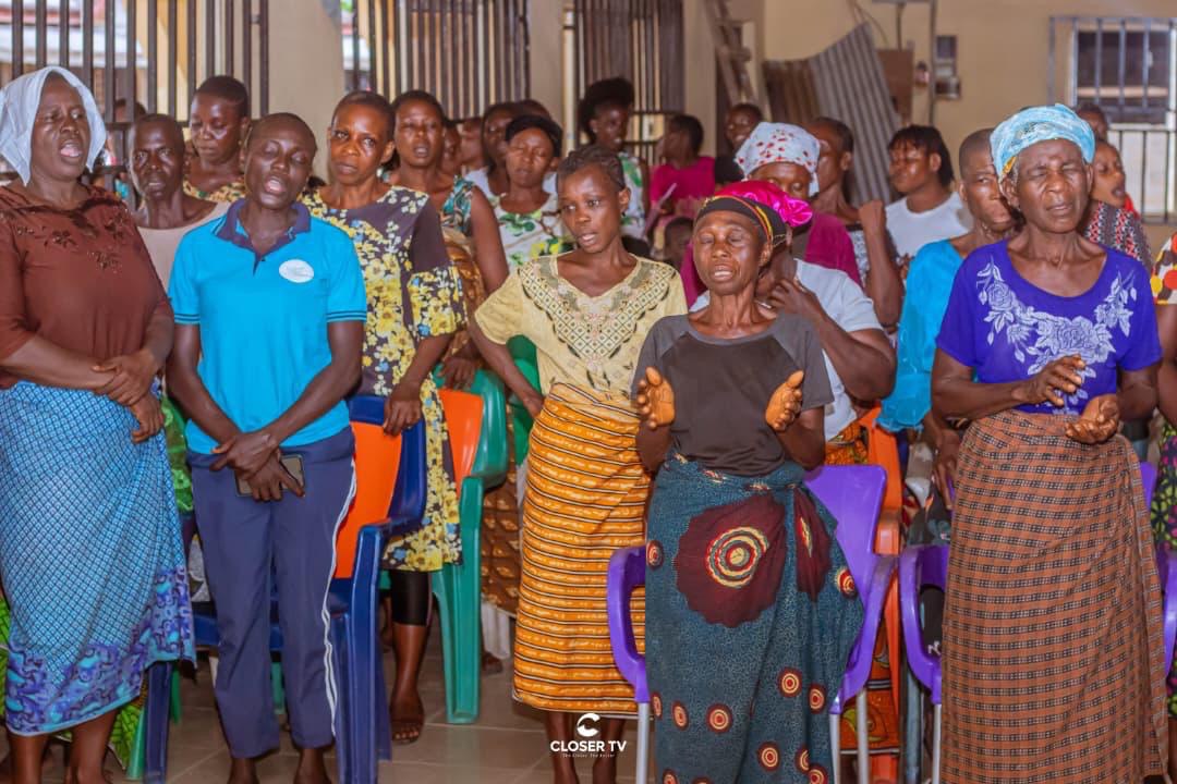 Christmas Care 2025 outreach in Otuabagi, photograph 5